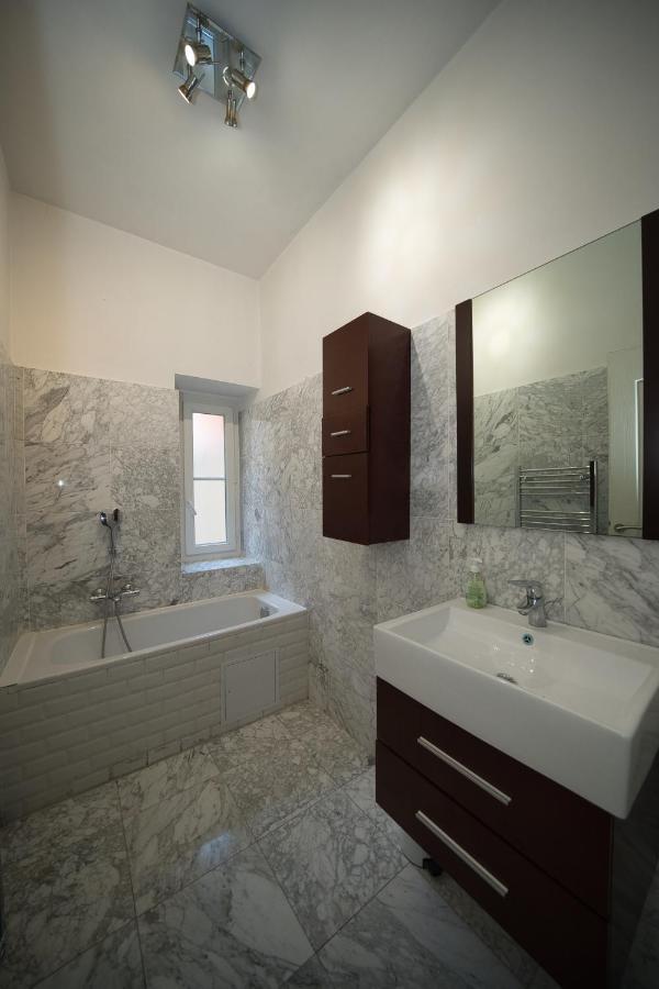 Lusso 5 Beds Central Apartment Nice Exterior photo